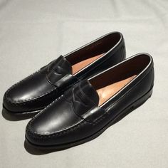 Allen Edmonds Walden Penny Loafer Black Size 15 B Narrow Width Brand New Condition New Without Tags No Original Box Classic Black Slip-on Tassel Loafers, Timeless Black Slip-on Moccasins, Elegant Tassel Loafers With Moc Toe For Office, Elegant Office Tassel Loafers With Moc Toe, Elegant Wingtip Moccasins With Rubber Sole, Black Rubber Sole Loafers For Semi-formal Occasions, Elegant Moc Toe Oxfords For Galas, Black Plain Toe Tassel Loafers For Work, Elegant Slip-on Tassel Loafers With Moc Toe