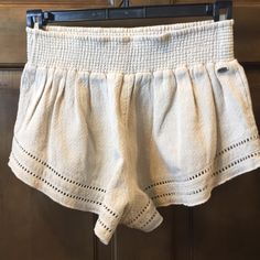 O'neill Cream Colored Shorts, Never Worn, Size Small White Bottoms For Summer Warm Weather, White Summer Shorts For Warm Weather, White Summer Bottoms For Warm Weather, White Shorts For Warm Weather, White Bottoms For Beach Season Warm Weather, Color Shorts, Cream Color, White Shorts, Off White