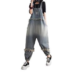 Take a stroll down memory lane with our 2023 Spring-Summer vintage baggy women's denim overall! This one-of-a-kind Y2K-vibe jumpsuit is the perfect way to express your love for the fashion of the aughts while still staying modern and stylish.Why You'll Fall In LoveThis denim jumpsuit is the perfect combination of vintage and contemporary fashion. Its baggy cut and pull-on closure will have you feeling comfortable and fashionable all day long. and the painted prints and sanded finish add an extra Denim Pattern, Jeans Overall, Stylish Jumpsuit, Vintage Trends, Denim Patterns, Current Fashion, Simple Tees, Color Vintage, Current Fashion Trends