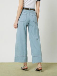 These Washed Straight Denim Pants boast a wide silhouette with cut-out details for a trendy touch, featuring a cropped length that delicately reveals the ankle.- High rise design that makes your legs enlogated- Appropriate length allowing for versatile looks- Made of 100% sturdy cotton material* The color of the actual product may vary due to differences in monitor color settings and resolution. Cropped Denim Blue Pants With Five Pockets, Relaxed Fit Wide-leg Cropped Jeans With Five Pockets, Chic Cropped Wide Leg Pants For Spring, Chic Medium Wash Pants With Frayed Hem, Spring Denim Blue Cropped Leg Pants, Chic Cropped Leg Denim Blue Flare Jeans, Spring Cropped Leg Denim Blue Jeans, Spring Cropped Leg Denim Blue Pants, Chic Cropped Flare Jeans In Denim Blue