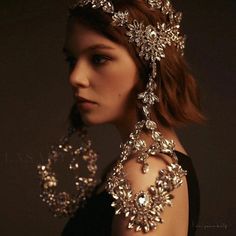 Lasaky - Elegant Festive Chandelier Headpiece - Silver, Embellished with Luxurious Crystal Gems Burning Man Jewelry, Head Jewellery, Head Dresses, Beaded Headpiece, Silver Head Piece, Face Jewellery, Headpiece Jewelry, Jewel Wedding, Crystal Headpiece