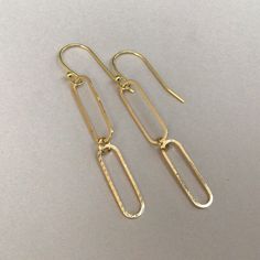 New Cable Link Drop Earrings 2” Length, About 7mm Width 18k Gold Plated Metal Lightweight Minimalist Style These Gorgeous Link Earrings Are Perfect For Anyone Who Wants To Add A Touch Of Luxury To Their Look Bestseller Style. Great Gift Idea Please Review My Other Handcrafted Artisan Jewelry On Sale Additional 10% Discount With Bundle 2+ Bundle Up And Save Even More! Fast Shipping From California Everyday Recycled Gold Drop Earrings, Everyday Gold Recycled Gold Earrings, Gold Jewelry With Ear Wire In Recycled Gold, Gold Hypoallergenic Linear Earrings For Anniversary, Gold Recycled Gold Earrings With Ear Wire, Gold Earrings With Ear Wire In Recycled Gold, 14k Gold-filled Oval Earrings, Hypoallergenic Yellow Gold Linear Earrings For Everyday, Everyday Gold Earrings With Ear Wire