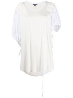 White cotton contrast sleeve oversized T-shirt from Ann Demeulemeester featuring pleated details, ruched details, a round neck, a relaxed fit and a curved hem. Curved Hem Top, Ann Demeulemeester, Oversized T Shirt, Jersey Shirt, Oversized Tshirt, Shirt White, White Cotton, White Undershirt, Fashion Branding