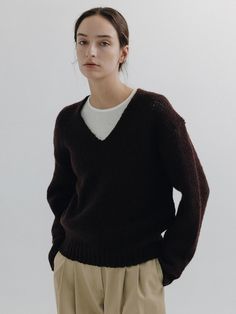 Composition : Wool 100%Color : BrownCountry of Origin : KOREA Classic Brown V-neck Sweater For Fall, Relaxed Fit V-neck Sweater For Winter, Brown Relaxed Fit V-neck Cardigan, Brown V-neck Relaxed Fit Cardigan, Brown V Neck Sweater, Sweater Brown, Brown Sweater, V Neck Sweater, Vneck Sweater