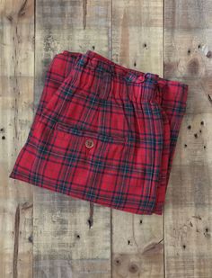 "Ultra high waisted 90's plaid shorts. Classic 90's red plaid pattern. Pleated accents in front with two front pockets and one back pocket. Shorts are in excellent clean condition. Very soft wool~rayon blend fabric. Measurements are taken zipped or buttoned up and laid comfortably flat then x 2 for total circumference (inches) Lizsport Tag Size 4 Waist 24~26\" stretch Hips 38\" Length 18.5\" Inseam 8\" Rise 12\" Bottom leg Opening Circumference 25.5\" All items are free of rips, tears, holes, an Retro Plaid Bottoms With Pockets, Plaid Pajama Shorts With Elastic Waistband, High Waist Plaid Cotton Bottoms, Casual Plaid Bottoms With Built-in Shorts, Plaid Bottoms With Elastic Waistband, Plaid Bottoms With Elastic Waistband And Short Length, Plaid High Waist Cotton Shorts, High Waist Plaid Cotton Shorts, Plaid Bottoms With Built-in Shorts