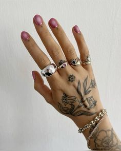 Sophie Floyd, Leg Henna, Ring Stacks, Tattoo Flowers, Tattoed Women, Hand Palm, Tattoo Now, Ink Inspiration