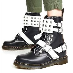 Dr.Martens 1490 Joska Stud Unisex Bucke Boots Womens Sz.6/Mens Sz.5 Leather Nwob Punk Style Round Toe Boots For Spring, Spring Punk Boots With Round Toe, Spring Punk Lace-up Boots, Casual Martin Boots With Rivets And Round Toe, Fitted Punk Moto Boots With Round Toe, Casual High-top Boots With Rivets, White High-top Moto Boots For Spring, Punk Style Fitted Combat Boots With Round Toe, Casual White Moto Boots For Winter