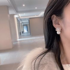 Color: Gold [Silver Needle], Silver [Silver Needle]] Fashion Element: Pearl, Snowflake Style: Cold Wind Holiday Patterns, Ear Studs, Simple Style, Women's Earrings, Silver Gold, Copper, Silver, Gold, Color