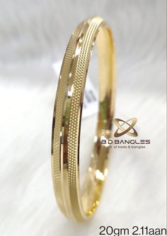 Confidence Amplified: Make a Statement with Gold Men's Kada! Gold Bangles Design For Men, Kada Bangles Gold Design Men, Silver Bangles For Men, Gold Kada For Men, Kada Design, Gents Kada, Mens Bracelet Gold Jewelry, Man Gold Bracelet Design, Mens Gold Chain Necklace