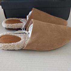 Zuri Flats Easy On - And - Off Size 9 Color Tan $18 Everyday Round Toe Slippers For Spring, Casual Everyday Slippers For Spring, Suede Slippers With Round Toe For Spring, Spring Suede Slippers With Round Toe, Casual Spring Slippers With Pointed Toe, Brown Suede Slippers For Spring, Womens Penny Loafers, Italian Loafers, Moccasin Flats