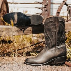 Cowboy Boots For Men, Street Accessories, Handcrafted Boots, Mens Cowboy Boots, Boots For Men, Men Vintage, Western Cowboy Boots, Mid Calf Boots, Black Leather Boots