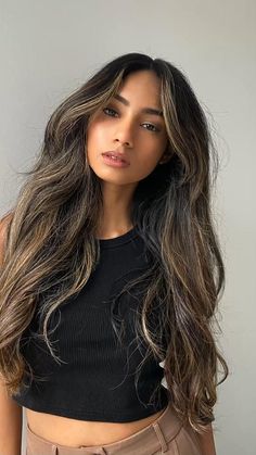 Dark Brown Hair With Blonde Lowlights And Money Pieces, Leah Messer Hair Brown, Dark Toned Hair, Mexican Balayage Hair, Filipino Hair Color Ideas, Filipina Hair, Color Ideas For Hair, Hair Color For Brown Skin Latina, Balayage For Black Hair