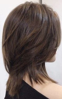 Fox Haircut Short, Wolf Tail Haircut, Bob Layers, Medium Length Wavy Hair, Hair Inspiration Long, Asian Short Hair