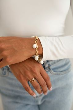 Our Phoebe Bracelet is a gorgeous cable chain and freshwater pearl bracelet! Made with 16K Gold filled cable chain and freshwater pearls. Layer this bracelet with other bracelets for a stacked look, or wear alone! Such a timeless piece! Everyday Pearl Bracelet With Adjustable Chain, White Pearl Bracelet With Chain Detail, White Pearl Bracelet With Chain, White Pearl Bracelets With Adjustable Chain, Everyday Pearl Bracelets With Adjustable Chain, Trendy White Pearl Chain Bracelets, Everyday Pearl Charm Chain Bracelet, Everyday White Pearl Bracelet With Extender, Everyday Pearl Chain Bracelet