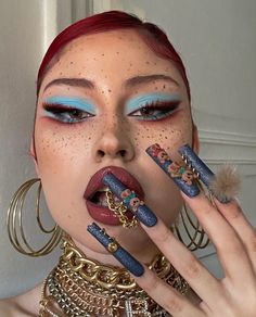 Make Up Colourful, Goddess Look Make Up, Eye Makeup Inspo Creative, Ocean Eye Makeup, 2023 Eyeshadow Looks, Abstract Eyeshadow, Unapproachable Makeup Black Women, Jewel Eye Makeup, Creative Eye Makeup Design