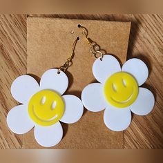 This Is A Handmade Item. New. Daisy Smiley Fashion Qwerky Earrings Smiley Fashion, Sterling Silver Earrings Handmade, Mom Earrings, Silver Chandelier Earrings, Dream Fashion, Gray Earrings, Handmade Jewelry Earrings, Bohemian Floral, Flower Dress