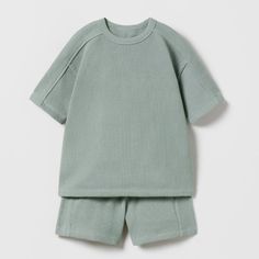 Obsessed. Zara Toddler Ribbed Set With Pockets. These Sets Are Our Favorites. I Have Different Sizes And Colors Listed. Gender Neutral All Items Are Crossposted Zara Kids Baby, Zara Fall, Minnie Mouse Sweatshirt, Zara Knitwear, Ribbed Set, Blue Denim Dress, Neutral Baby Clothes, Zara Baby, Tutu Outfits