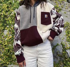 Art On Sweatshirt, Sweaters With Patches, Sewing Hoodies Ideas, Carhartt Reworked Jacket, Patchwork Hoodie Pattern, Repurpose Hoodie, Upcycled Jackets Diy, Sewn Clothes Inspiration, Cut Up Hoodie Diy