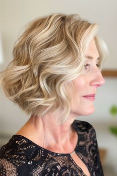 Wavy Bob Haircut for Women Over 50. Wavy Graduated Bob, How To Style Wavy Bob, Medium Bob Cuts, Wave Bob Hairstyles, Bobbed Hairstyles, Mother Of The Bride Hairdos, Medium Length Wavy Hair, Curled Bob