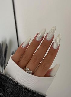 Looking for winter nails trends for 2023? You’ll love this list of classy and elegant winter nail designs and ideas that are simple and stunning including short, long, almond, square, round, blue, green, black, white, and more. Classy Winter Nails, Winter Nails Acrylic, Christmas Gel Nails, Snowflake Nails, Christmas Nails Acrylic, 50 Christmas, Festival Nails, New Year's Nails