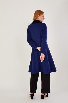 After a smart style for your outer layer edit? You'll find black velvet accents over the collared neckline, pockets and button through front of our Opal opera coat. Designed in an eco-conscious blend with recycled polyester and wool, the flattering silhouette combines a structured and fitted body with a pleated flare. Opera Coat, Velvet Accents, Oasis Fashion, Capsule Collection, Women's Coats & Jackets, Casual Fits, Coats Jackets Women, Wool Coat, Black Velvet