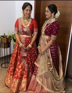 Langa Voni Draping Styles, Red Pattu Half Saree, Blouse Designs For Pattu Langas, Banarsi Lehnga Designs, Banarsi Lehenga, Dupatta Draping, Lehenga Saree Design, Half Saree Lehenga, Half Sarees