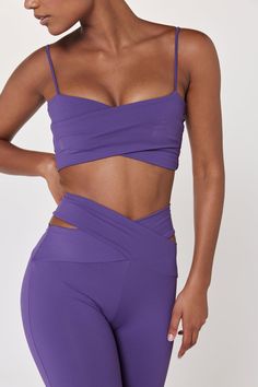 Go figure. Lay the groundwork for any great ensemble—workout bound or not—in our beloved Orion Bra. Featuring a criss-cross neckline and barely-there spaghetti straps, this statement style can't be beaten. Super soft, four-way stretch and sweat-wicking, our signature fabric—comprised of 90% Supplex and 10% Lycra—is at Activewear Trends, Functional Fashion, Cycling Fashion, Blue Ombre, Athletic Fashion, Athletic Wear, Yoga Women, Yoga Clothes, Workout Wear