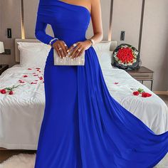 42790104694990|42790104793294|42790104891598|42790104989902 Wedding Guest Dress Maxi, Solid Color Dresses, Fall Winter Style, Formal Wedding Guest Dress, Formal Wedding Guests, Fall Winter Coat, Color Dresses, Royal Blue Dresses, Solid Color Dress