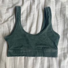 Xs Never Worn Green Color Casual Stretch Sports Bra For Everyday, Casual Fitted Sports Bra For Everyday, Casual Everyday Stretch Sports Bra, Casual Everyday Fitted Sports Bra, Casual Seamless Sports Bra For Everyday, Casual Green Sports Bra With Built-in Bra, Summer Everyday Cotton Bra, Summer Cotton Bra, Casual Everyday Sports Bra