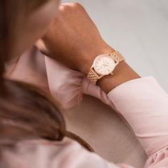 𝗩𝗜𝗩𝗥𝗘 𝗣𝗘𝗥𝗦𝗢𝗡𝗔𝗟𝗜𝗦𝗘𝗗 𝗟𝗔𝗗𝗜𝗘𝗦 𝗪𝗔𝗧𝗖𝗛 A contemporary personalised ladies' watch available in three colours. Made from Stainless Steel and featuring an adjustable strap The Vivre Personalised Ladies Watch makes a unique gift for her or a special treat for yourself. Make this Christmas truly special by giving the gift of personalised jewellery, a unique and meaningful present that will be cherished for years to come. Add an engraved message, name or date to the back of the watch in a choice of fonts. * Available in three Stunning Colourways; Pink, Deep Navy and Charcoal Grey * Personalised with an Engraved Message on the back of the Watch in a font of your choice   𝗪𝗛𝗬 𝗬𝗢𝗨 𝗪𝗜𝗟𝗟 𝗟𝗢𝗩𝗘 𝗜𝗧  * A Stunning jewellery gift your loved ones will treasure * Beautifu