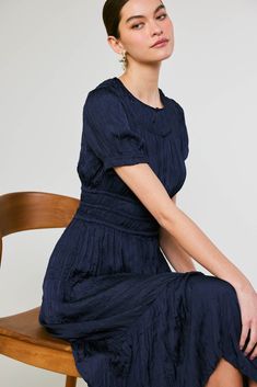 Brooklyn Pleated Midi Dress Chic Short Sleeve Crinkle Texture Dress, Chic Short Sleeve Dresses With Crinkle Texture, Elegant Blue Midi Dress With Gathered Waist, Navy Blue Outfit, Librarian Chic, Midi Dress Fall, Navy Blue Midi Dress, Dark Blue Dress, Feminine Details