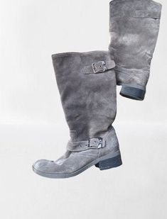 Grey suede leather vintage boots shoes women  Size 38 EU/ 5 UK/ 7.5 US Suede leather warmed boots Brand: Roberto Santi Thank you for visit my retro shop :) I send with registered post or couriers, if you need extra shipping Boots Shoes Women, Womens Booties, Retro Shop, Booties Ankle Boots, Warm Boots, Grey Boots, Vintage Boots, Grey Suede, Boot Brands