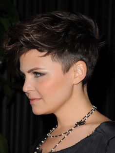 Maybe I'll get brave enough Pixie Cut With Undercut, Ginnifer Goodwin, January Jones, Celebrity Photo, Naomi Watts, Oscar Party, Drew Barrymore, Short Pixie Haircuts, Short Haircut