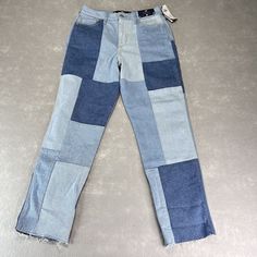 Up For Sale: Hollister Ultra High Rise Mom Jean Patch Denim Vintage Stretch Womens 5r W27 L27 Condition: Nwt Please Use And Compare The Provided Photo Measurements To Your Own For Best Fit Take Full Advantage Of Bulk Purchase With Combined Shipping On Multiple Item Orders. Orders Goes Out Every Day So Expect A Quick Delivery! A Tracking Number Is Also Provided For Confirmation Question? Please Write A Comment Below Or Message. I Answer Most Questions Instantly! Similar Items Are Listed Daily, Sa Fitted Blue Cropped Jeans With Five Pockets, Fitted Blue Cropped Jeans In Rigid Denim, High Rise Blue Patchwork Jeans, Blue High Rise Patchwork Jeans, Mid-rise Blue Cropped Cotton Jeans, Blue Mid-rise Cropped Cotton Jeans, Fitted Blue Cropped Denim Jeans, Fitted Blue Cropped Jeans, Mid-rise Denim Jeans With Patchwork