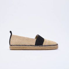 Nwt Zara Natural Combination Flat Espadrilles In Size Us 7.5. Low-Heeled Espadrilles In Contrasting Colors. Insole With Topstitching Detail. Back Pull Tab. Sole Height: 2 Cm / 0.8 Inches Composition: Upper Main Fabric: 70% Polyethylene Fibre, 30% Nylon Secondary Fabric: 100% Polyester Lining 100% Cotton Sole 100% Thermoplastic Rubber Insole 100% Polyurethane Casual Slip-on Flats With Contrast Sole, Comfortable Brown Slip-on Espadrilles, Summer Beige Espadrilles With Contrast Sole, Chic Natural Espadrilles With Woven Sole, Straw Espadrilles With Woven Sole And Flat Heel, Beach Espadrilles With Contrast Sole And Round Toe, Casual Espadrilles With Textured Sole And Flat Heel, Straw Slip-on Espadrilles, Chic Straw Espadrilles With Round Toe