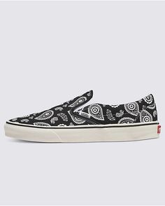 Classic Slip-On Shoe Snow Surfing, Vans Store, Vans Logo, Paisley Print, Slip On Shoes, To The World, New Shoes, Low Profile, Pop Culture