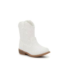 Kelly & Katie-Lil Amelia Cowboy Boot - Kids' Your little one is sure to make a statement in this shimmering style! The Lil Amelia boot from Kelly & Katie features a Western-inspired silhouette, eleveated by shining sparkles in a rose gold tone. Click here for Boot Measuring Guide. Not sure which size to order? Click here to check out our Kids’ Measuring Guide! For more helpful tips and sizing FAQs, click here . Cozy Slippers Boots, Disco Cowgirl, Pink Iridescent, Cowgirl Party, Koolaburra By Ugg, Boots Knee, Slouched Boots, Athleisure Fashion, Trending Sneakers