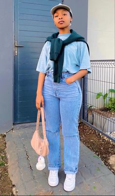 Varsity Outfit Aesthetic, Girly But Tomboy Outfits, How To Be More Stylish, Modest Simple Outfits, Modest Outfits For Teens, Simple Girly Outfits, Campus Outfit Ideas, Simple Outfit Ideas For School, Uni Outfit Ideas