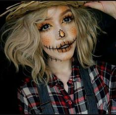 36 Gorgeous Halloween Makeup Ideas for Women [2020 Guide] Makeup Zombie, Halloween Make-up Looks, Cute Halloween Makeup, Halloween Makeup Diy, Cool Halloween Makeup, Amazing Halloween Makeup, Pretty Makeup Looks