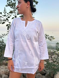 Hand embroidered cotton tunic White Non-stretch Beach Blouse, Non-stretch Cotton Beach Top, Cotton Beach Blouse, Beach Cotton Blouse, Non-stretch Cotton Blouse For The Beach, Non-stretch Cotton Blouse For Beach, Elegant Straight Kurta Kaftan For Summer, Elegant Cotton Kaftan For The Beach, Elegant Cotton Beach Kaftan