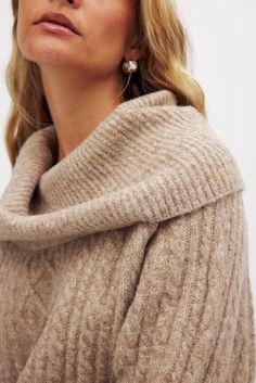 Cable Knitted Turtle Neck Sweater Beige | NA-KD Knitted Turtle, Loose Turtleneck, Turtle Neck Sweater, Beige Sweater, Cable Knit Sweater, Knitting Materials, Na Kd, Soft Knits, Turtleneck Sweater