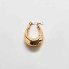 Be bold in this pair of oval hoop earrings. These beautiful earrings are made hollow for a lightweight but 'heavy-looking" feel. Perfect for an everyday look that can be stacked with our other tiny studs. Latch-Back Weight: Light Weight. Material: Gold Plated; Stainless Steel. Dimensions: Length: Approx. 25mm; Width: Approx 15mm Color: Gold. Hypoallergenic Tarnish Resistant Lead-Free; Nickel Free Oval Hoop Earrings, Tiny Studs, Oval Earring, Vermeil Jewelry, Be Bold, Stainless Steel Jewelry, High Quality Jewelry, Gold Plated Jewelry, Jewelry Plate