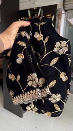 Product Descriptions : Black & gold soft textured gajji silk designer saree comes with heavy embroidery border works as shown . saree is paired up with micro velvet heavy intricate embroidery detailed blouse as shown View this post on Instagram A post shared by Shobana Nithin (@threadslabel_india) Saree Farewell, Velvet Blouse Design, Blouse Handwork, Worked Blouse, Handwork Blouse, Black Velvet Blouse, Designs Blouse, Blouse Works, Embroidery Border