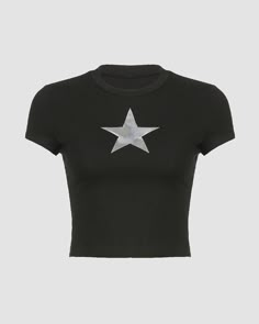 Details: Graphical T-shirt with star designTop Length: CroppedSleeve Length: Short SleevesMaterials:100% Cotton Dr Friends, Thrift List, Y2k Grunge Aesthetic, Beauty Closet, 90s Hip Hop Fashion, Fits Inspo, Star Design, Top Crop, Black Xs