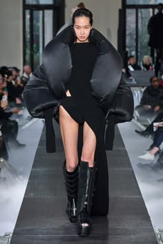 Rick Owens Outfit, Rick Owens Fashion, Fall 2023 Ready To Wear, Rick Owens Women, 2023 Ready To Wear, Concept Clothing, Mood Board Fashion, Future Fashion