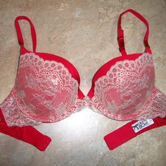 Nwot Striking Red Bra By Black Bow (Felina, Sold At Nordstroms). Seam-Free With Gold Shimmer Lace Over-Lay... Plunge Style... Push-Up, Gel Padding... Adjustable Straps... Underwire Support... Rear Closure... Size: 32c Nylon/ Spandex Blend... Washable... Excellent, New, Unworn Condition... #159998 Bra Organization, Sleepwear Black, Red Bra, Cute Bras, Sleep Wear, Best Lingerie, Leh, Bra Panty, Gold Shimmer