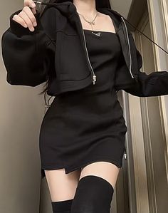 Dark Business Woman Aesthetic, Hot Styles Outfits, 90 Degree Shoulders Aesthetic, Kpop Black Outfit, Anime Outfits Casual, Black Korean Outfit, Korean Ootd, Cute Dress Outfits, Quick Outfits