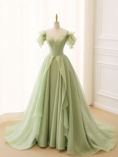 Prom Dress Green, Graduation Dresses Long, Tulle Long Prom Dress, Dress Quinceanera, Green Tulle, Long Formal Dress, Prom Dress Inspiration, Cute Prom Dresses, Ball Gowns Evening