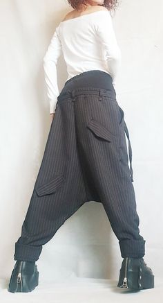 Elegant Baggy Harem Trousers, Lagenlook Harem Pants With Pockets, Fitted Wide-leg Harem Pants With Pockets, Wide-leg Harem Pants With Belt Loops, Avant Garde Pants, Jump Suits, Gothic Pants, Mod Look, Pants Baggy