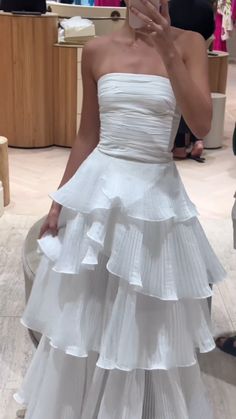 Freetime Activities, Tiered Prom Dress, Dress For Prom, Matric Dance, Trending Colors, Prom 2023, White Dinner, Short Prom Dresses, Dream Wedding Ideas Dresses